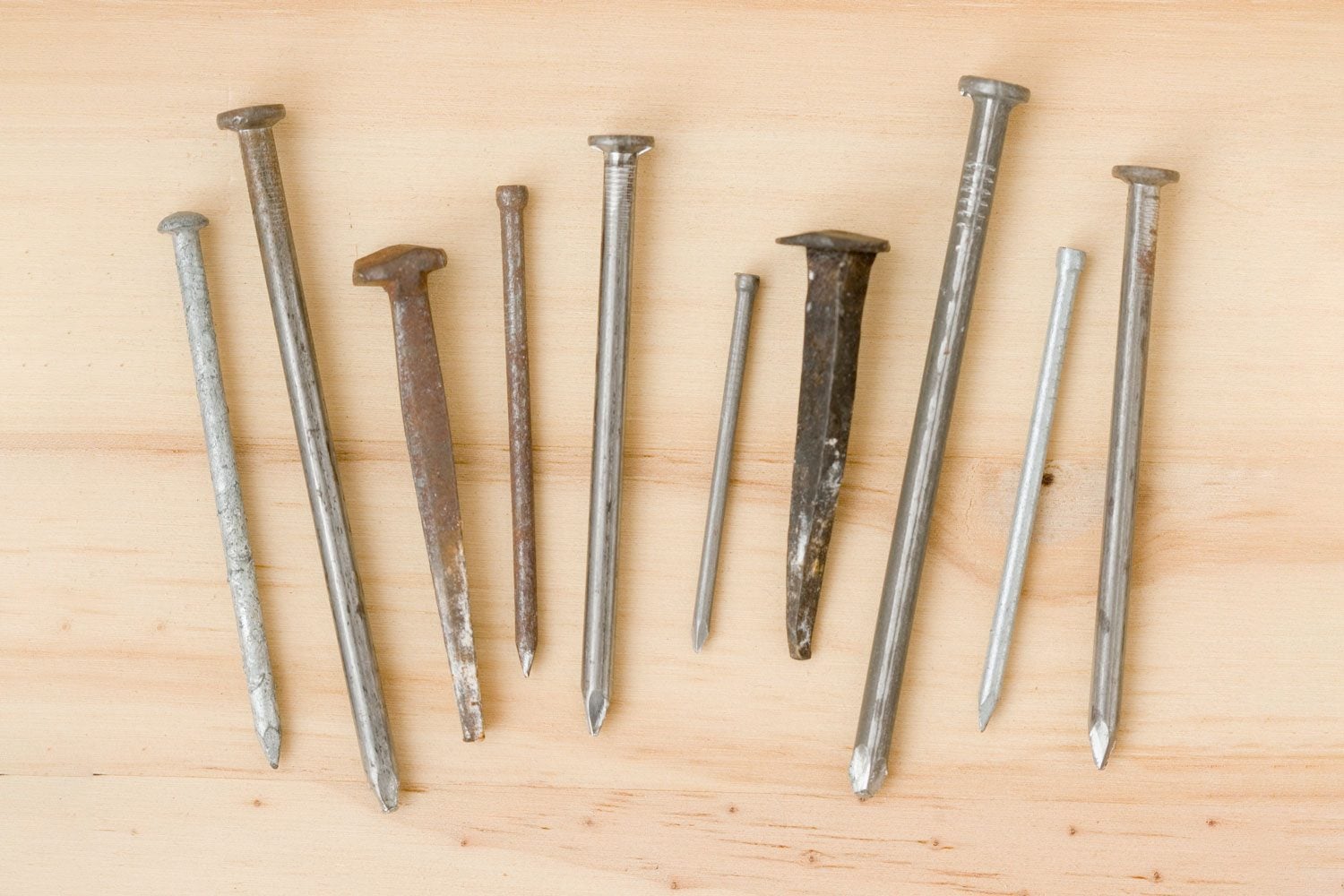 What Does the ‘D’ In Nail Sizes Mean?