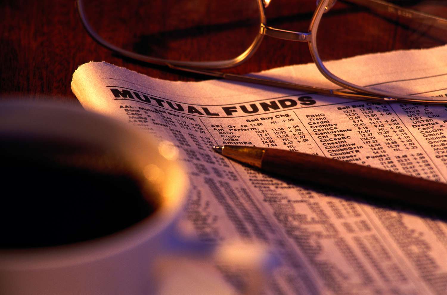 Pros and Cons of Investing in Offshore Mutual Funds