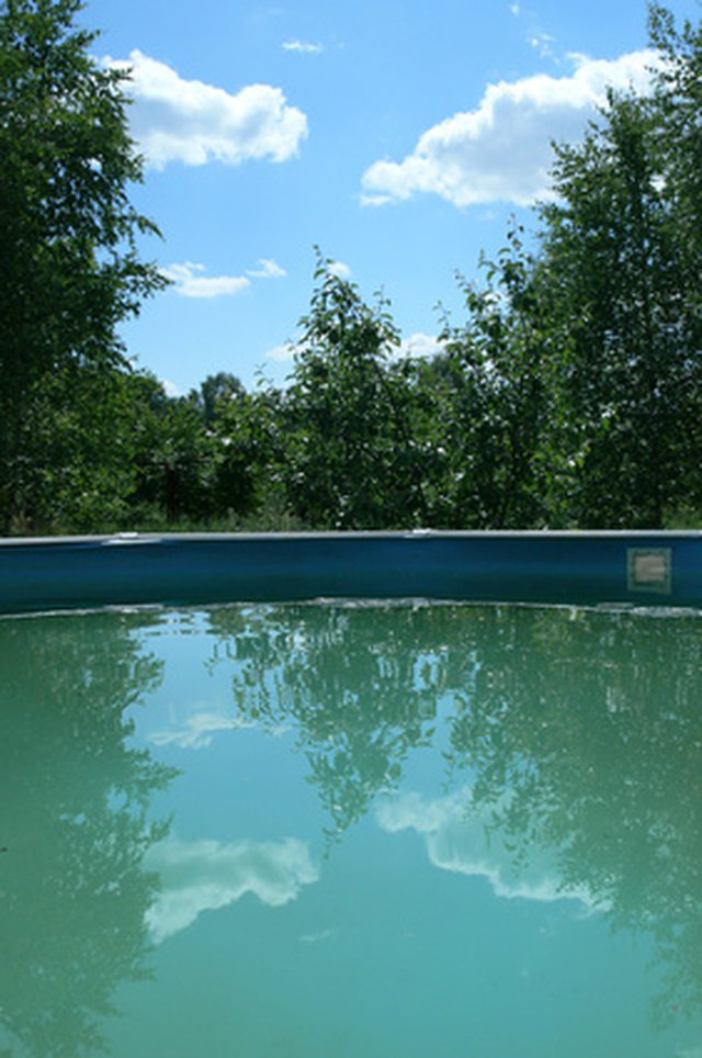 How to Get Wrinkles Out of an Above Ground Pool Liner